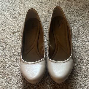 Clarks Cream Women's Flats